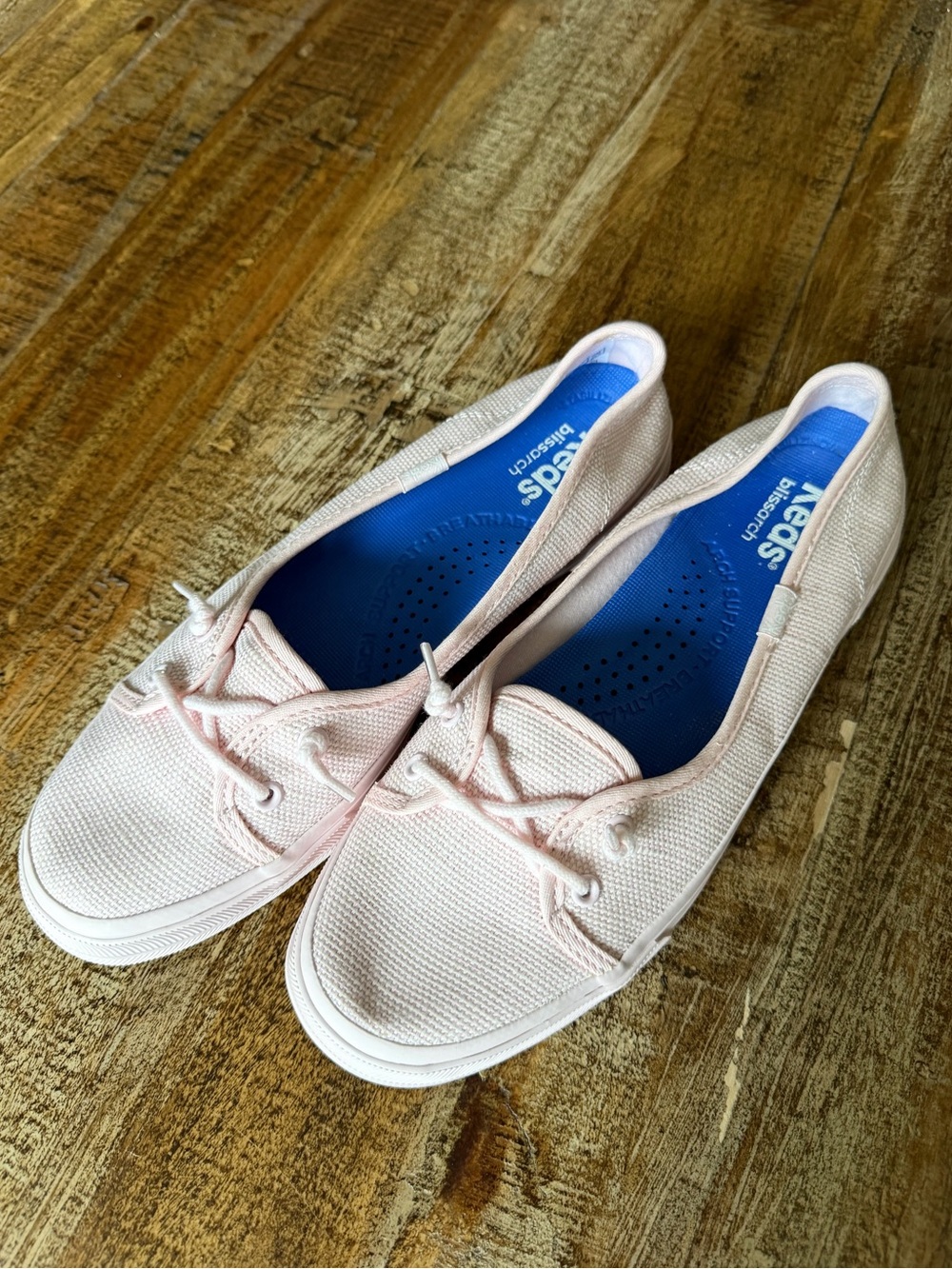 KEDS slip on shoes in pale pink with “blissarch” comfort footbed size 6.5